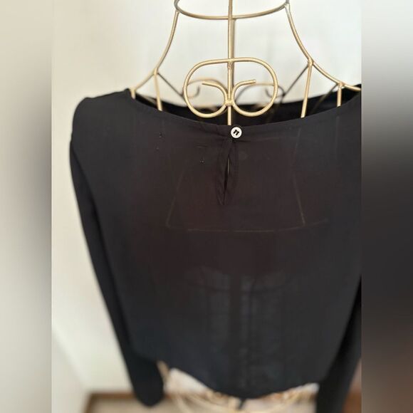 Abercrombie black long bell sleeve crewneck top size M - Picture 5 of 10